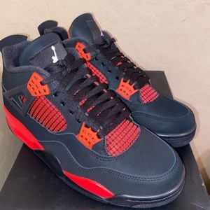 Jordan 4 Red Thunder size 9.5 mens